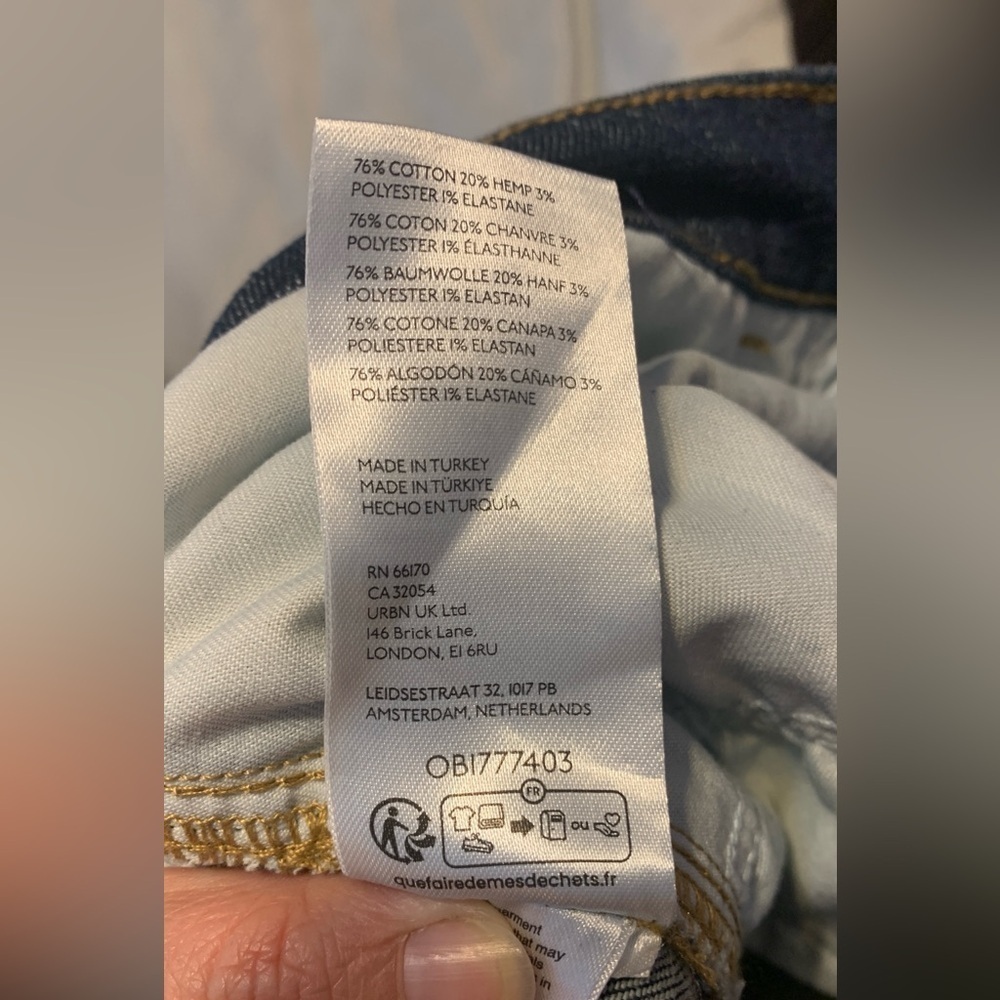 Pilcro Anthropologie Clean Rinse High-Rise Flare Jeans size 33 thigh wide hem - Picture 12 of 12